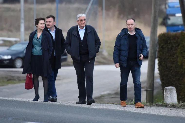 Sastanak Kluba zastupnika HDZ-a na čelu s premijerom Plenkovićem