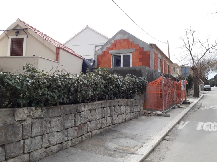 Pogledajte kako izgleda najpoznatiji splitski kvart pred turističku sezonu: smeće i divlja gradnja razljutili građane