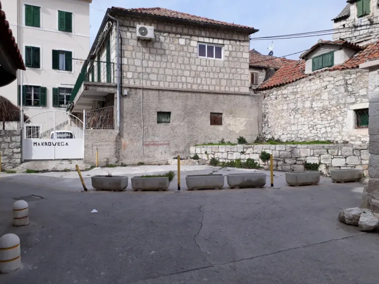 Pogledajte kako izgleda najpoznatiji splitski kvart pred turističku sezonu: smeće i divlja gradnja razljutili građane