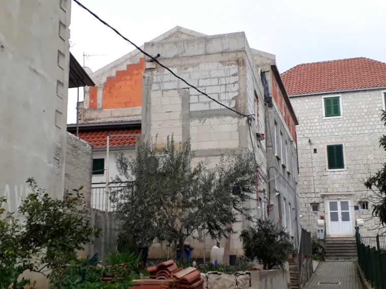 Pogledajte kako izgleda najpoznatiji splitski kvart pred turističku sezonu: smeće i divlja gradnja razljutili građane