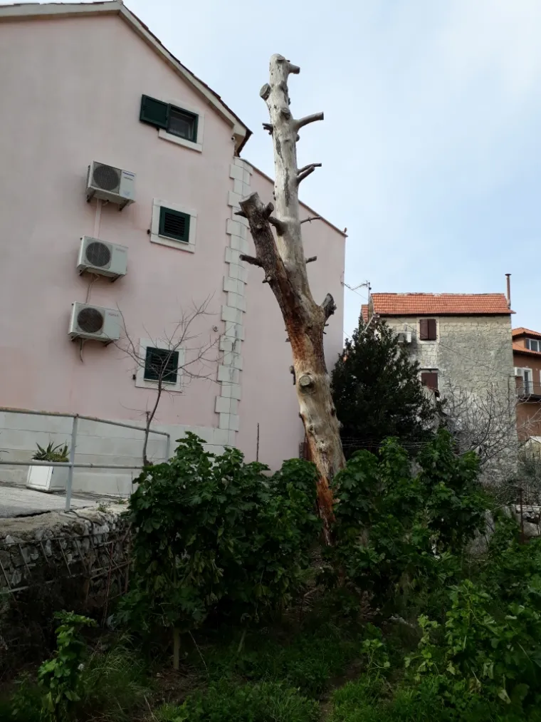 Pogledajte kako izgleda najpoznatiji splitski kvart pred turističku sezonu: smeće i divlja gradnja razljutili građane