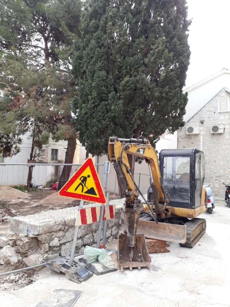 Pogledajte kako izgleda najpoznatiji splitski kvart pred turističku sezonu: smeće i divlja gradnja razljutili građane