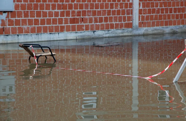 POPLAVA U HRVATSKOJ KOSTAJNICI: Una poplavila ulice i kuće