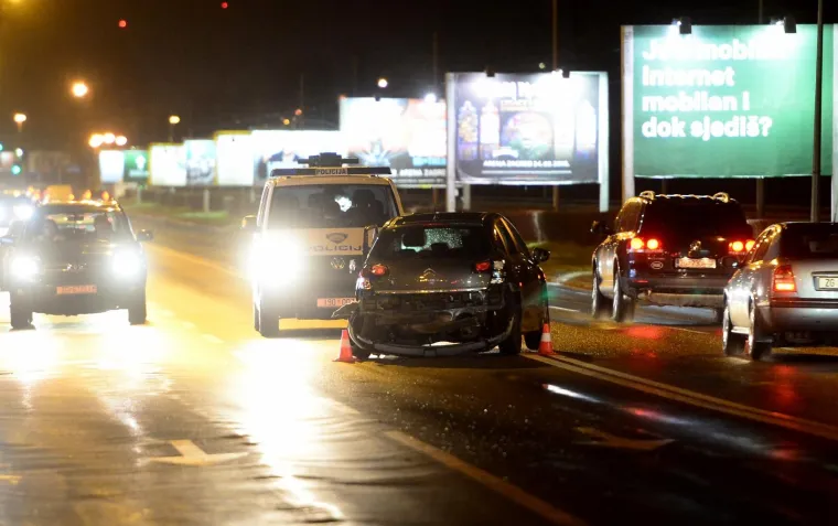 PROMETNA NESREĆA NA ALEJI BOLOGNE: Sudarili se automobil i autobus