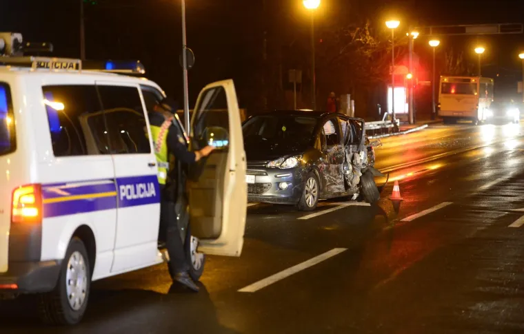 PROMETNA NESREĆA NA ALEJI BOLOGNE: Sudarili se automobil i autobus