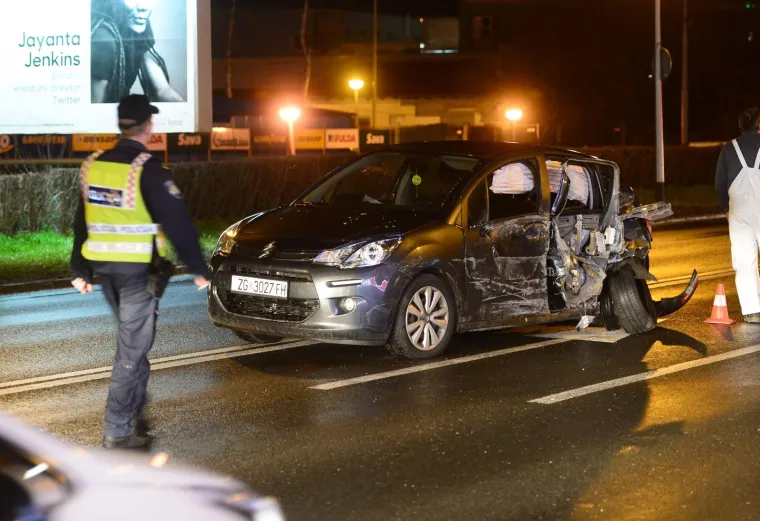 PROMETNA NESREĆA NA ALEJI BOLOGNE: Sudarili se automobil i autobus