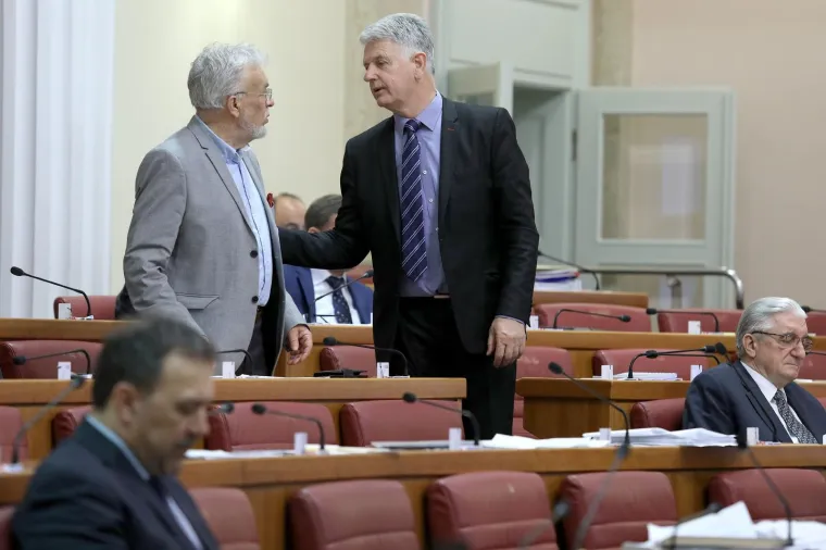 Danas su na sjednicu Sabora zastupnici do&scaron;li nasmijana lica