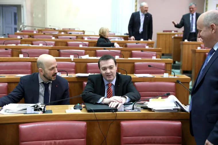 Danas su na sjednicu Sabora zastupnici do&scaron;li nasmijana lica