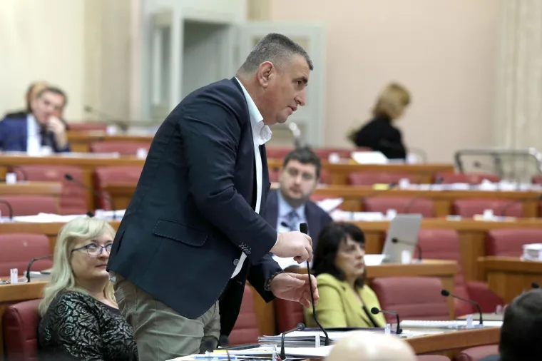 Danas su na sjednicu Sabora zastupnici do&scaron;li nasmijana lica