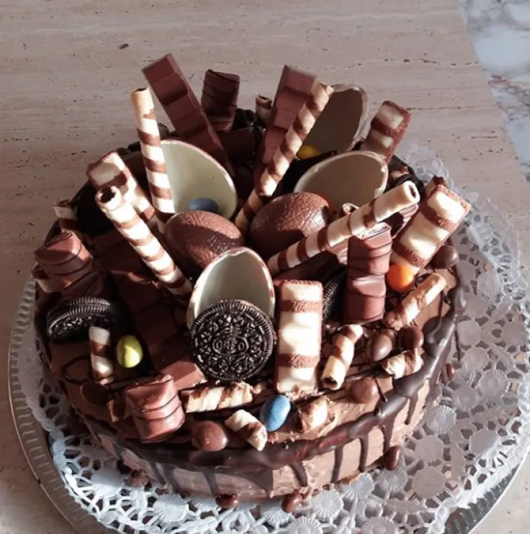 Natjerat će vam slinu na usta: Najslasnije Kinder Bueno torte koje ste ikada vidjeli