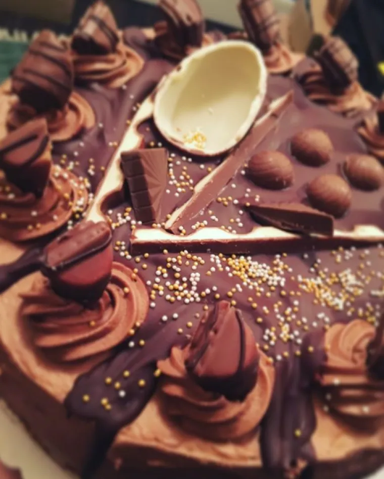 Natjerat će vam slinu na usta: Najslasnije Kinder Bueno torte koje ste ikada vidjeli