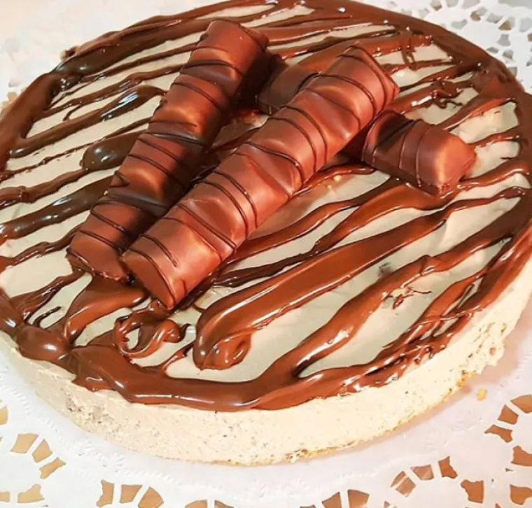 Natjerat će vam slinu na usta: Najslasnije Kinder Bueno torte koje ste ikada vidjeli
