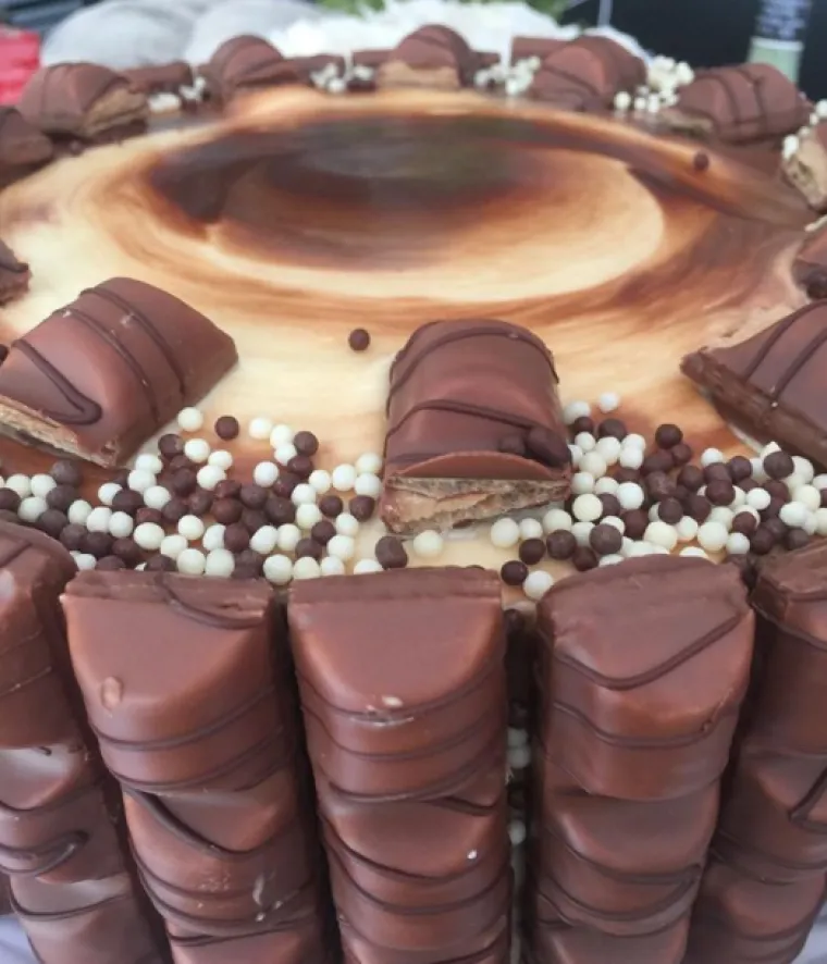 Natjerat će vam slinu na usta: Najslasnije Kinder Bueno torte koje ste ikada vidjeli