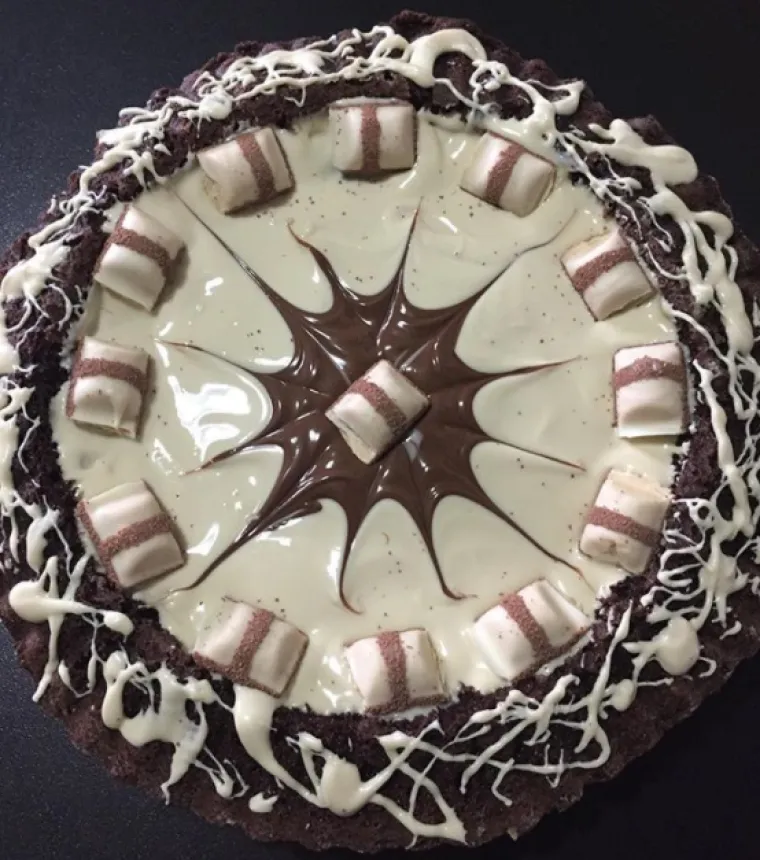 Natjerat će vam slinu na usta: Najslasnije Kinder Bueno torte koje ste ikada vidjeli