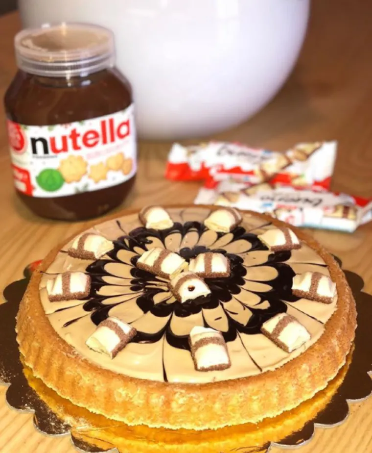 Natjerat će vam slinu na usta: Najslasnije Kinder Bueno torte koje ste ikada vidjeli