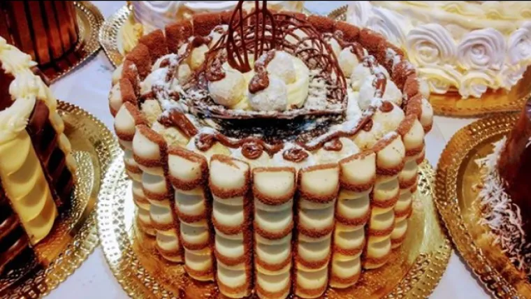 Natjerat će vam slinu na usta: Najslasnije Kinder Bueno torte koje ste ikada vidjeli
