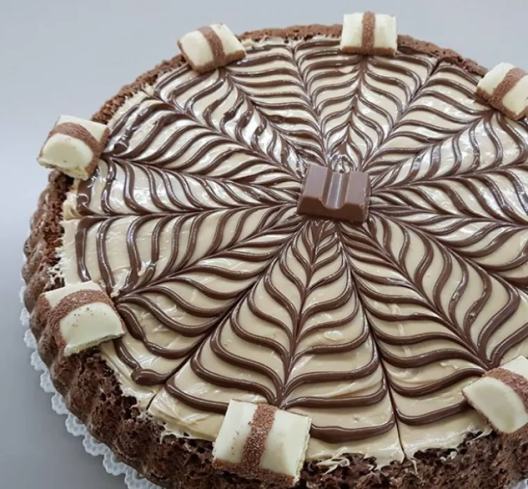 Natjerat će vam slinu na usta: Najslasnije Kinder Bueno torte koje ste ikada vidjeli