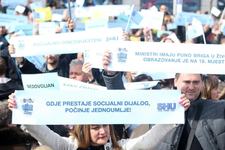 Prosvjed Sindikat hrvatskih učitelja ispred Ministarstva znanosti i obrazovanja