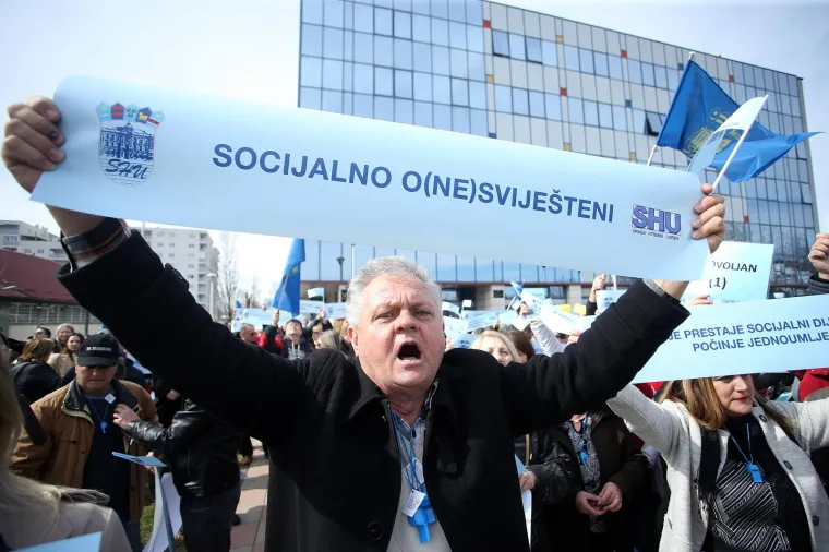 Prosvjed Sindikat hrvatskih učitelja ispred Ministarstva znanosti i obrazovanja