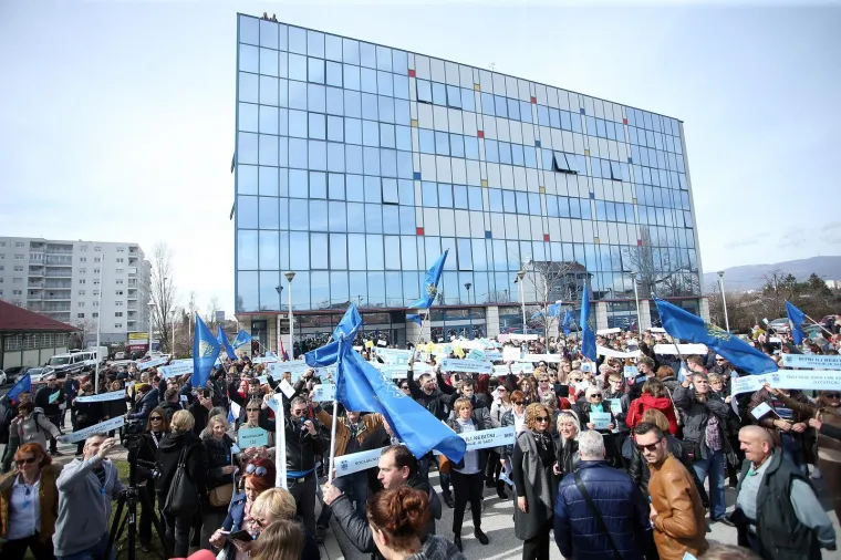 Prosvjed Sindikat hrvatskih učitelja ispred Ministarstva znanosti i obrazovanja