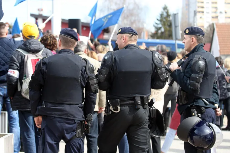Prosvjed Sindikat hrvatskih učitelja ispred Ministarstva znanosti i obrazovanja