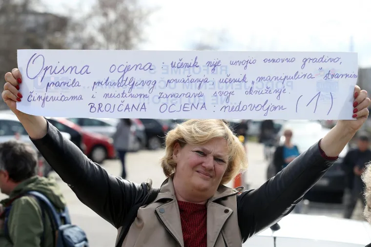 Prosvjed Sindikat hrvatskih učitelja ispred Ministarstva znanosti i obrazovanja