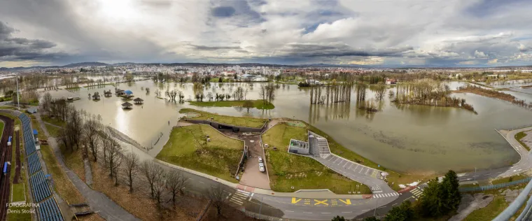 Kad karlovačke rijeke postanu 'jezera': pogledajte fotogaleriju Denisa Sto&scaron;ića