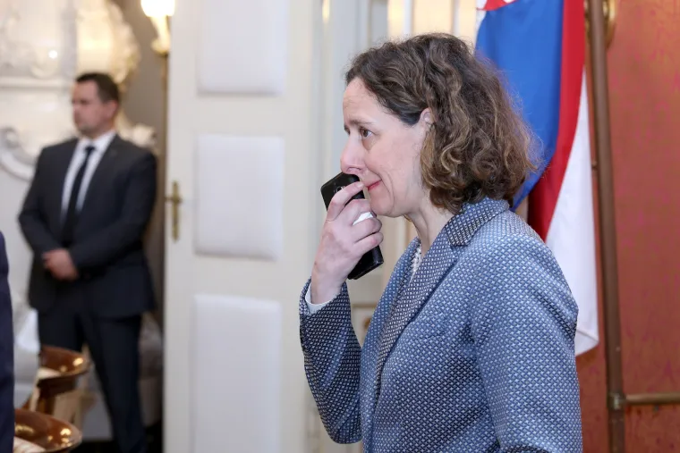 Vlada o zbrinjavanju stanovnika Hrvatske Kostajnice