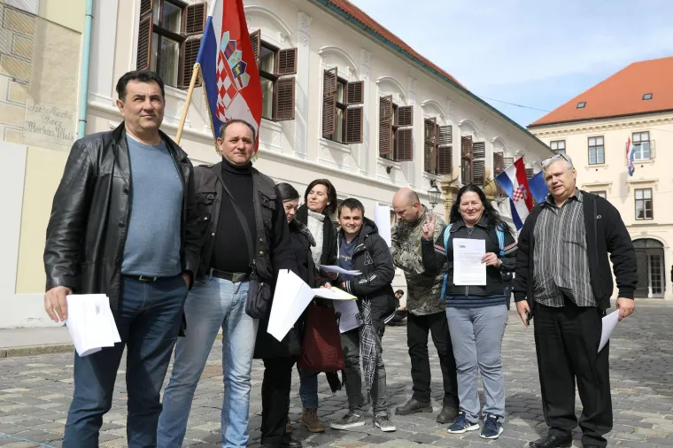 Aktivisti inicijative Ovr&scaron;ni ustanak pozvali Vladu da rije&scaron;i problem ovrha