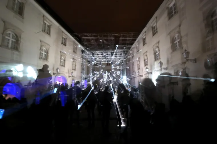FESTIVAL SVJETLA U ZAGREBU: Pogledajte atraktivne svjetlosne instalacije i projekcije inspirirane proljećem