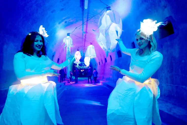 Svjetlosna instalacija "Proljetno svjetlo" u tunelu Grič. 
Ovogodi&scaron;nja tema Festivala svjetla Zagreb 2018. je proljeće koje dočaravaju atraktivne audiovizualne instalacije i projekcije.