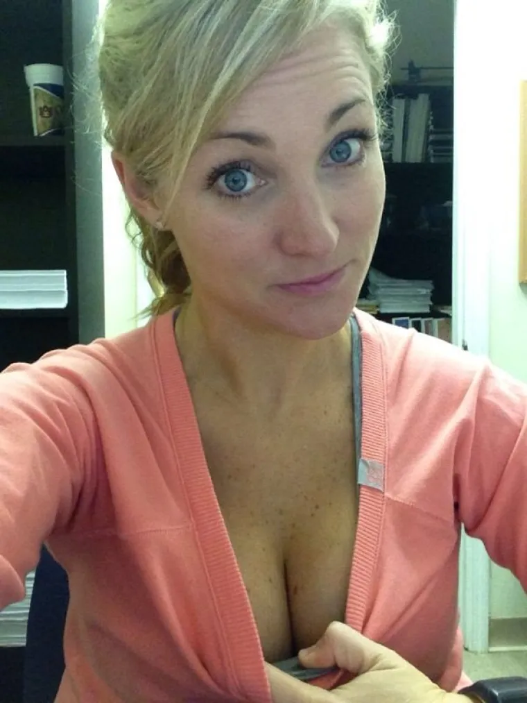 SKIDAJU SE ZA STOLOM, U HODNIKU... Ne biraju mjesto, i uopće ih ne smeta &scaron;to ih kolege gledaju