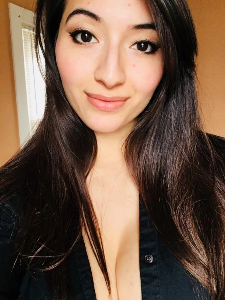 SKIDAJU SE ZA STOLOM, U HODNIKU... Ne biraju mjesto, i uopće ih ne smeta &scaron;to ih kolege gledaju