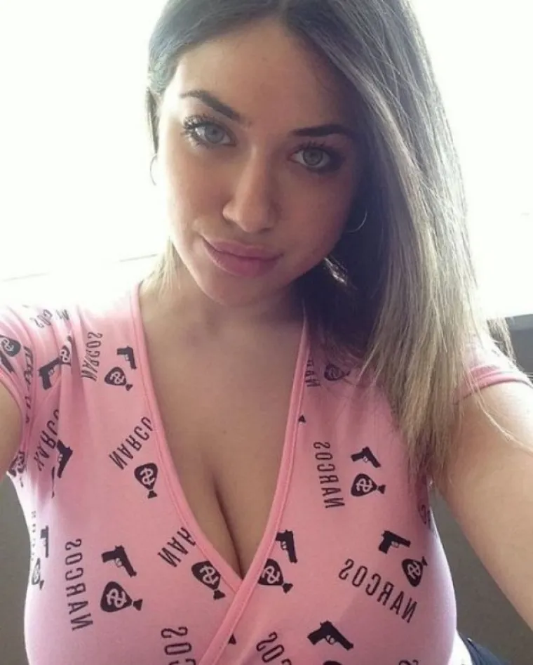 SKIDAJU SE ZA STOLOM, U HODNIKU... Ne biraju mjesto, i uopće ih ne smeta &scaron;to ih kolege gledaju