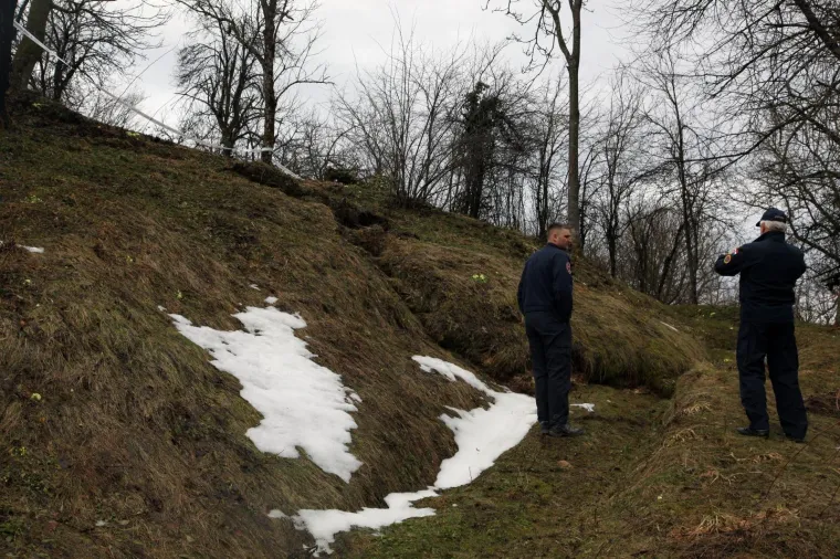 DRAMA KOD PETRINJE, OTVORILO SE NOVO KLIZIŠTE: Usred noći popucala zemlja, stanovnici u strahu