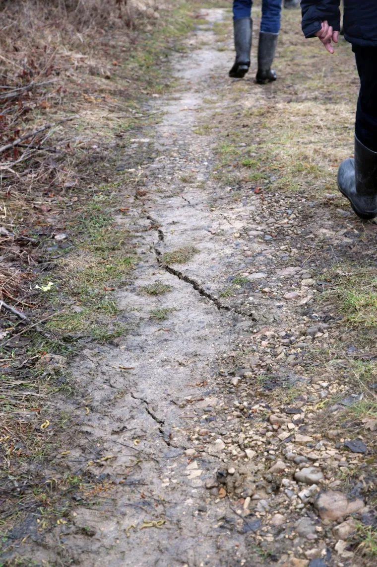 DRAMA KOD PETRINJE, OTVORILO SE NOVO KLIZI&Scaron;TE: Usred noći popucala zemlja, stanovnici u strahu