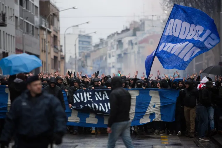 Jasna poruka Upravi i Mamiću: Bad Blue Boys prosvjedovali na ulicama