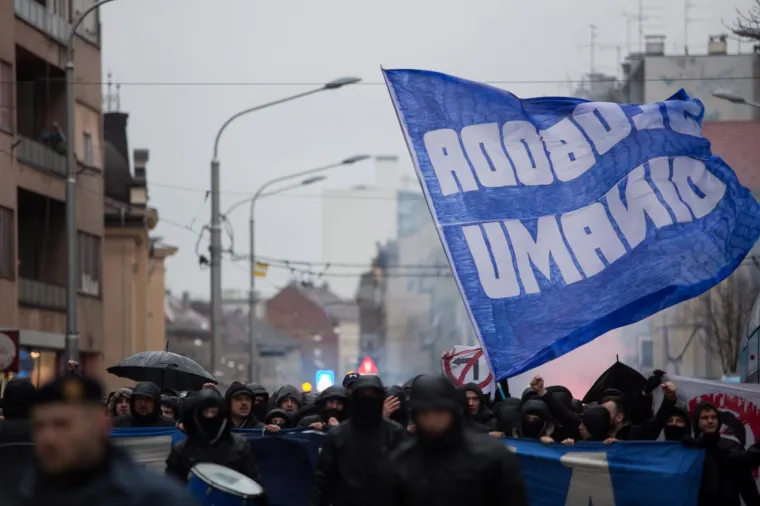 Jasna poruka Upravi i Mamiću: Bad Blue Boys prosvjedovali na ulicama