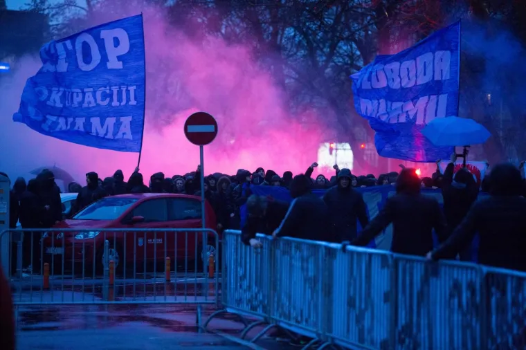 Jasna poruka Upravi i Mamiću: Bad Blue Boys prosvjedovali na ulicama