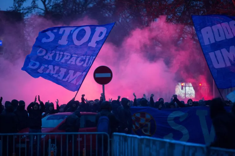 Jasna poruka Upravi i Mamiću: Bad Blue Boys prosvjedovali na ulicama