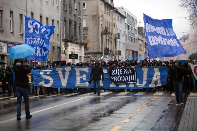 Jasna poruka Upravi i Mamiću: Bad Blue Boys prosvjedovali na ulicama