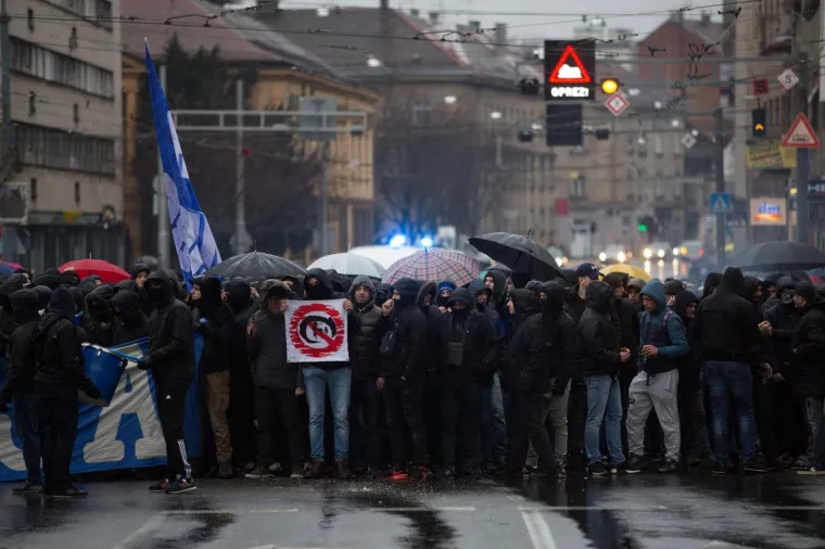 Jasna poruka Upravi i Mamiću: Bad Blue Boys prosvjedovali na ulicama