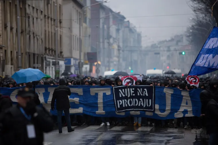 Jasna poruka Upravi i Mamiću: Bad Blue Boys prosvjedovali na ulicama
