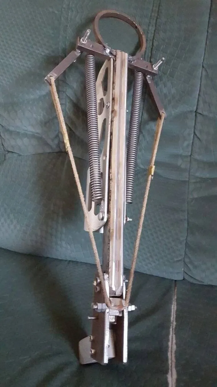 OVI KREATIVNI MANIJACI SPREMNI SU ZA ZOMBI APOKALIPSU: Napravili oružja iz kućne radinosti, ne želite im se naći na putu