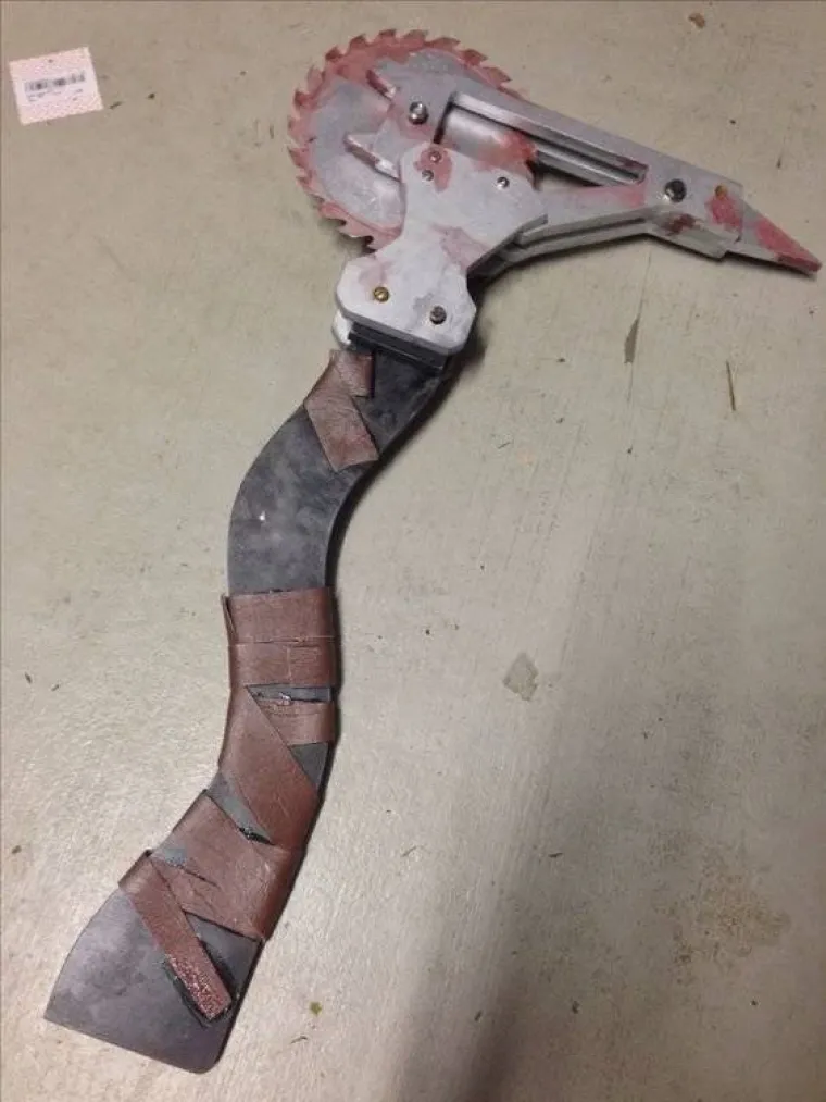 OVI KREATIVNI MANIJACI SPREMNI SU ZA ZOMBI APOKALIPSU: Napravili oružja iz kućne radinosti, ne želite im se naći na putu