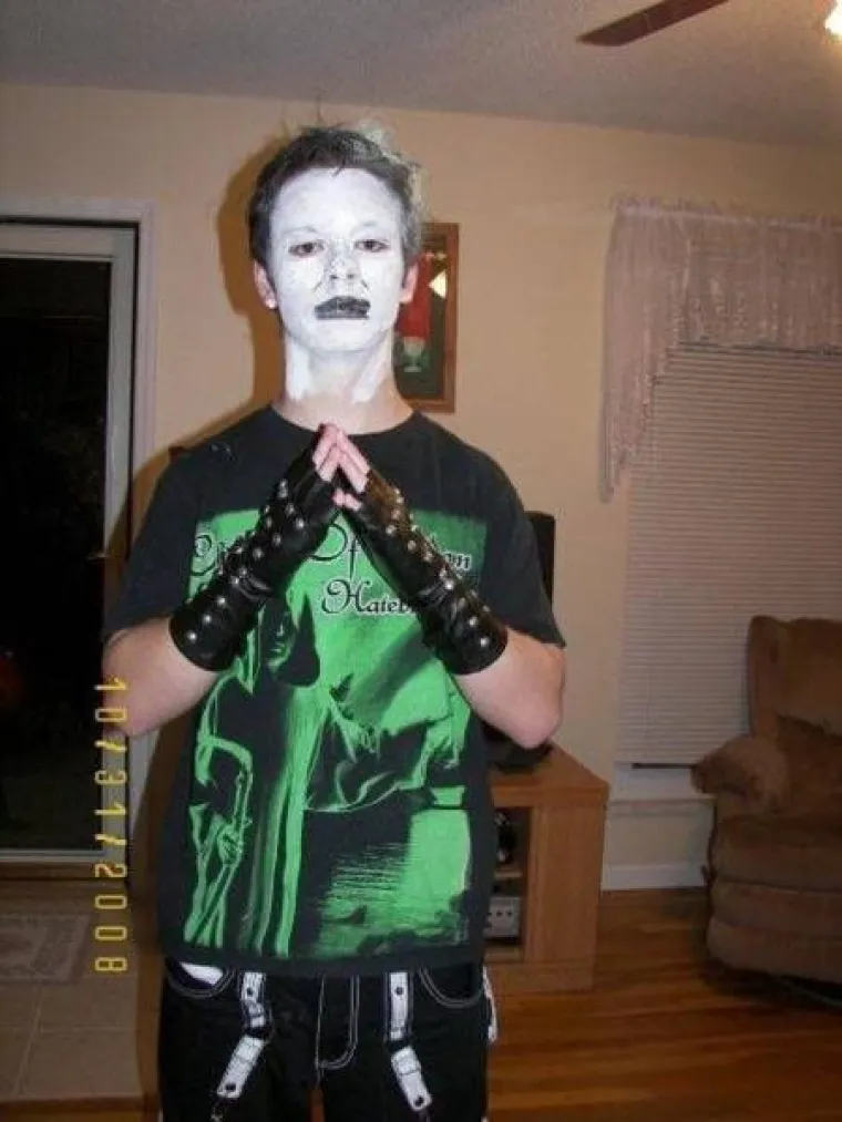 OBRUKALI SE, ALI SU BAREM NASMIJALI CIJELI INTERNET: Njihova moda iz mladih dana nije se održala