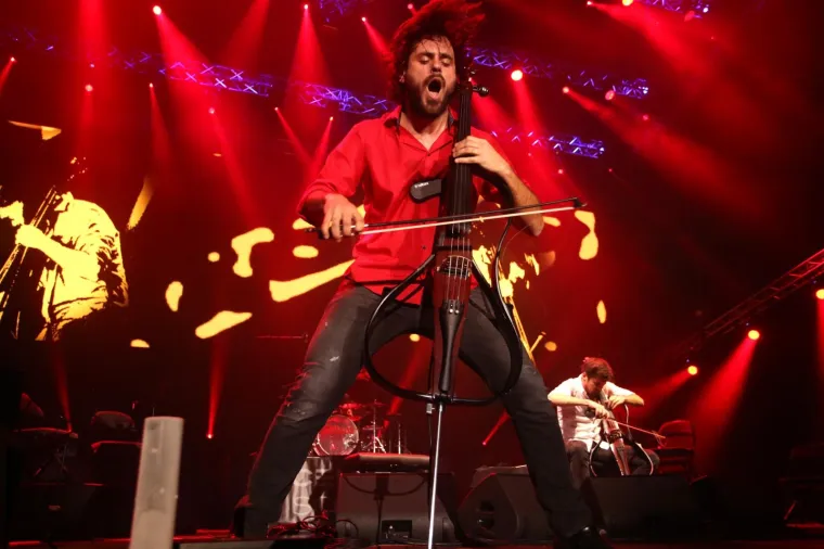 MEGAPOPULARNI 2CELLOS 'RAZVALIO' SPLITSKU ARENU: Šulić i Hauser se igrali vraga, iz publike im se smiješile poznate face