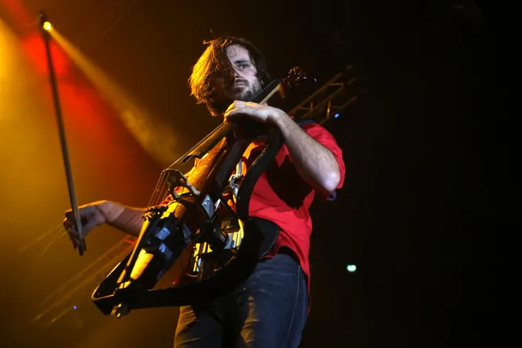 MEGAPOPULARNI 2CELLOS 'RAZVALIO' SPLITSKU ARENU: Šulić i Hauser se igrali vraga, iz publike im se smiješile poznate face