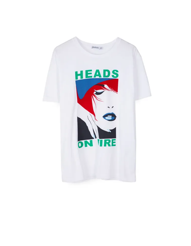 Bijela majica s printom lica Heads on fire, Stradivarius, 99,90 kuna