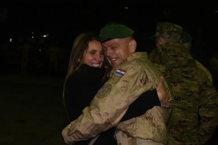 Emotivni doček pripadnika hrvatskog kontingenta u NATO misiji iz Afganistana